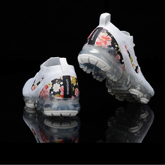 Nike Women's White and Floral Athletic Shoes - Picture 6 of 8